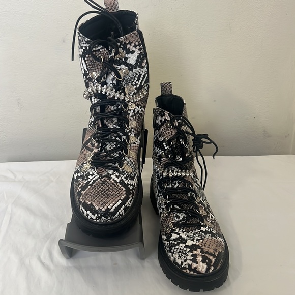 Pretty Little Thing Snake Diamante Detail Combat Ankle Boots Sz 9 - Picture 12 of 16